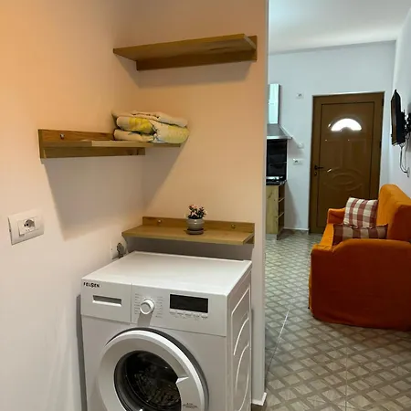 Anila's One Bedroom Σαράντα